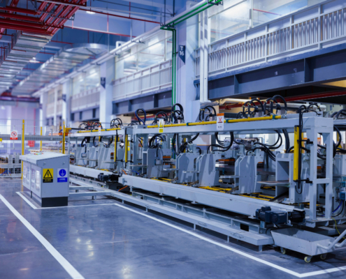 Automazione all'interno di una fabbrica resa possibile dall'ingegneria elettronica